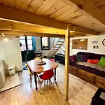 Loft En Casa Patrimonial, Barrio Yungay, Con Posibilidad De Estacionamiento