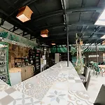 La Casa Roja Hostel