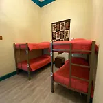 La Casa Roja Hostel