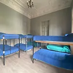 La Casa Roja Hostel