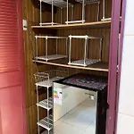 Habitacion Familiar Con Bano Gigante Al Lado De Clinica Alemana