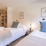 Ideal Families Apartment In Providencia With Pool