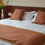 Hotel 198