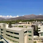 Agradable Depto. mirando a Clínica Las Condes