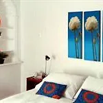 We Hotel
