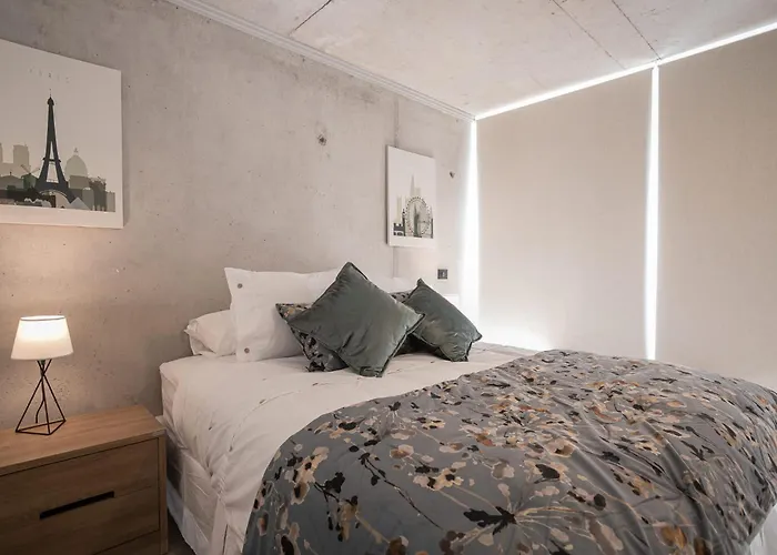 Your City Getaway La Reina Experience The City
