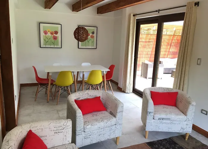 Casa Vitacura Host