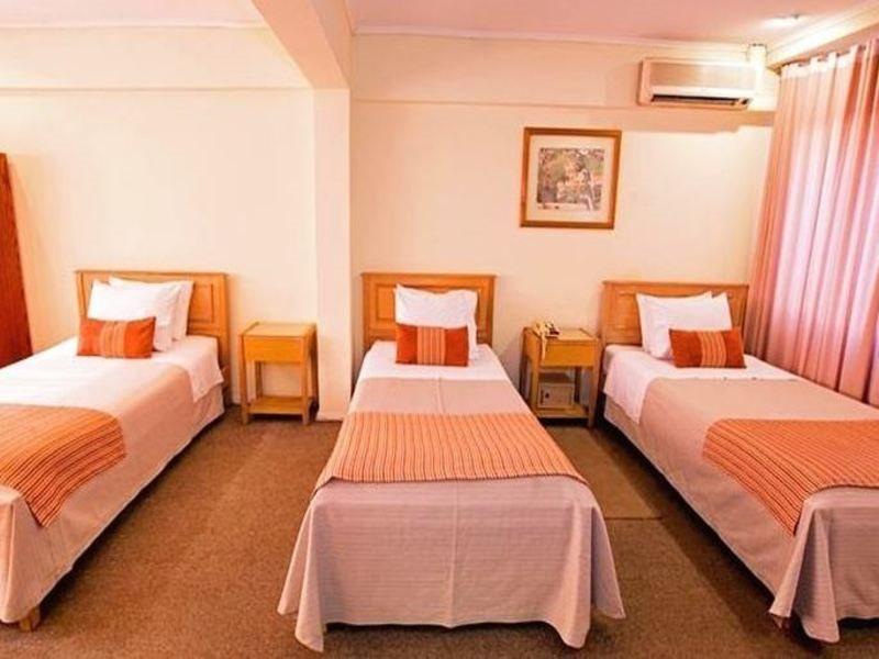 Dacarlo Hotel 3*