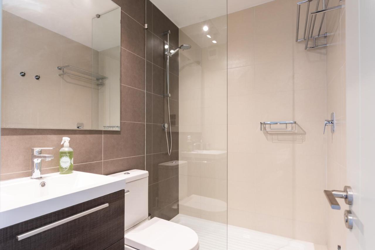 Apartamento Luxury Retreat W/ 2br, Wifi, Pool, Gym Santiago de Chile