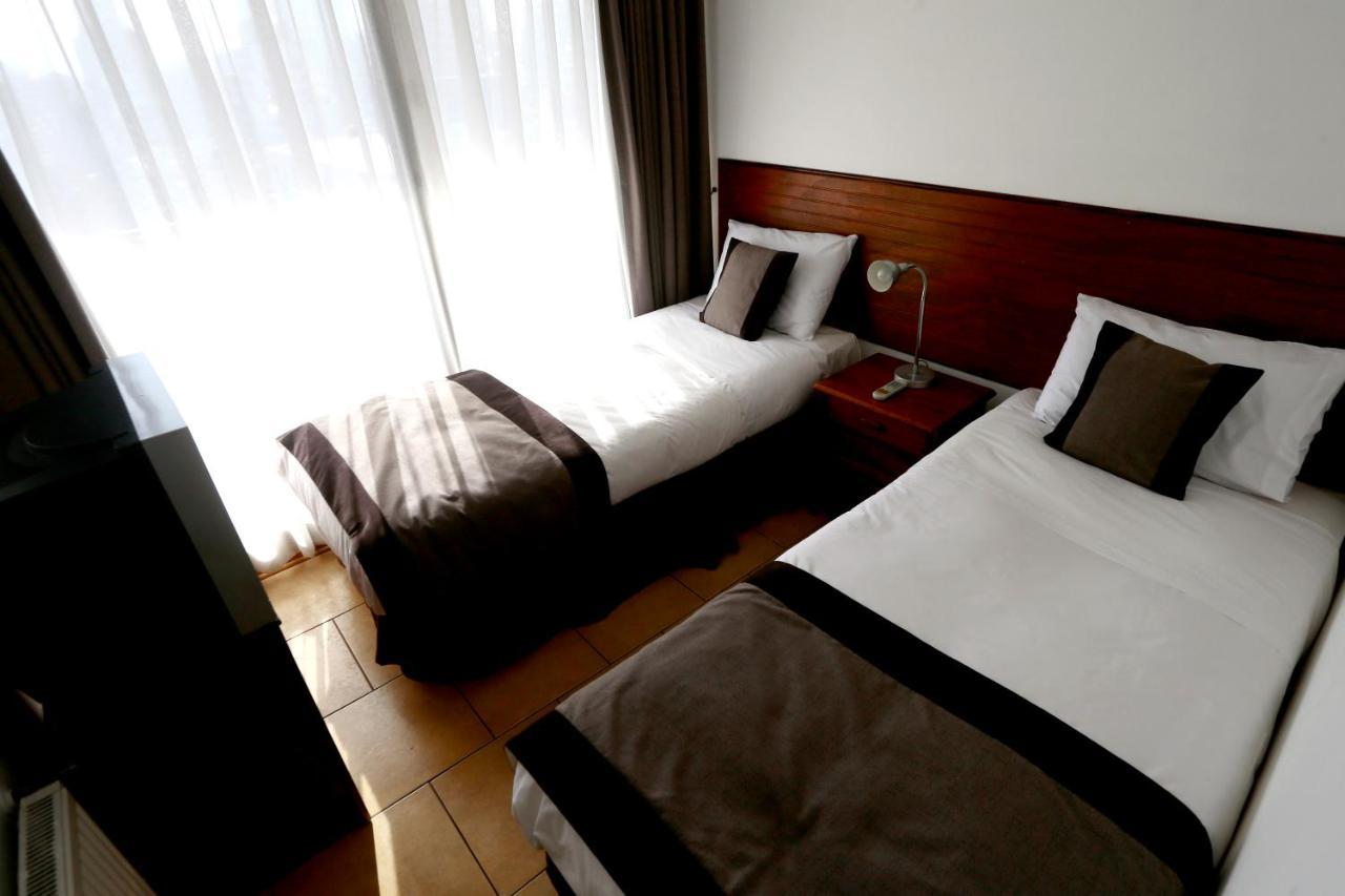 Aparthotel Versalles