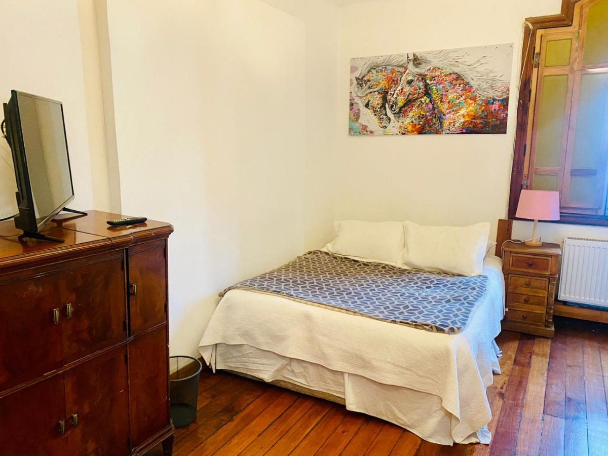Bed & Breakfast Hostal La Casita 3*