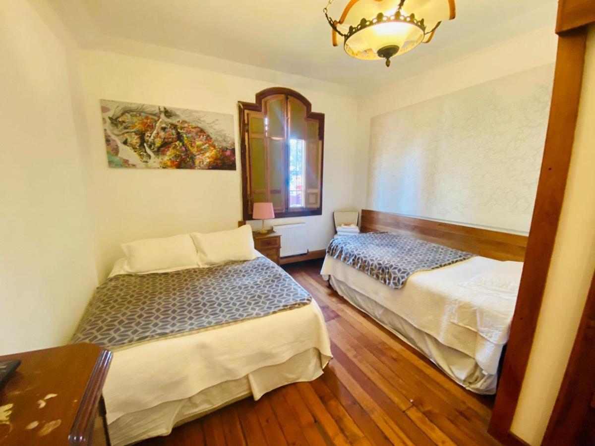 Hostal La Casita Bed & Breakfast 3*
