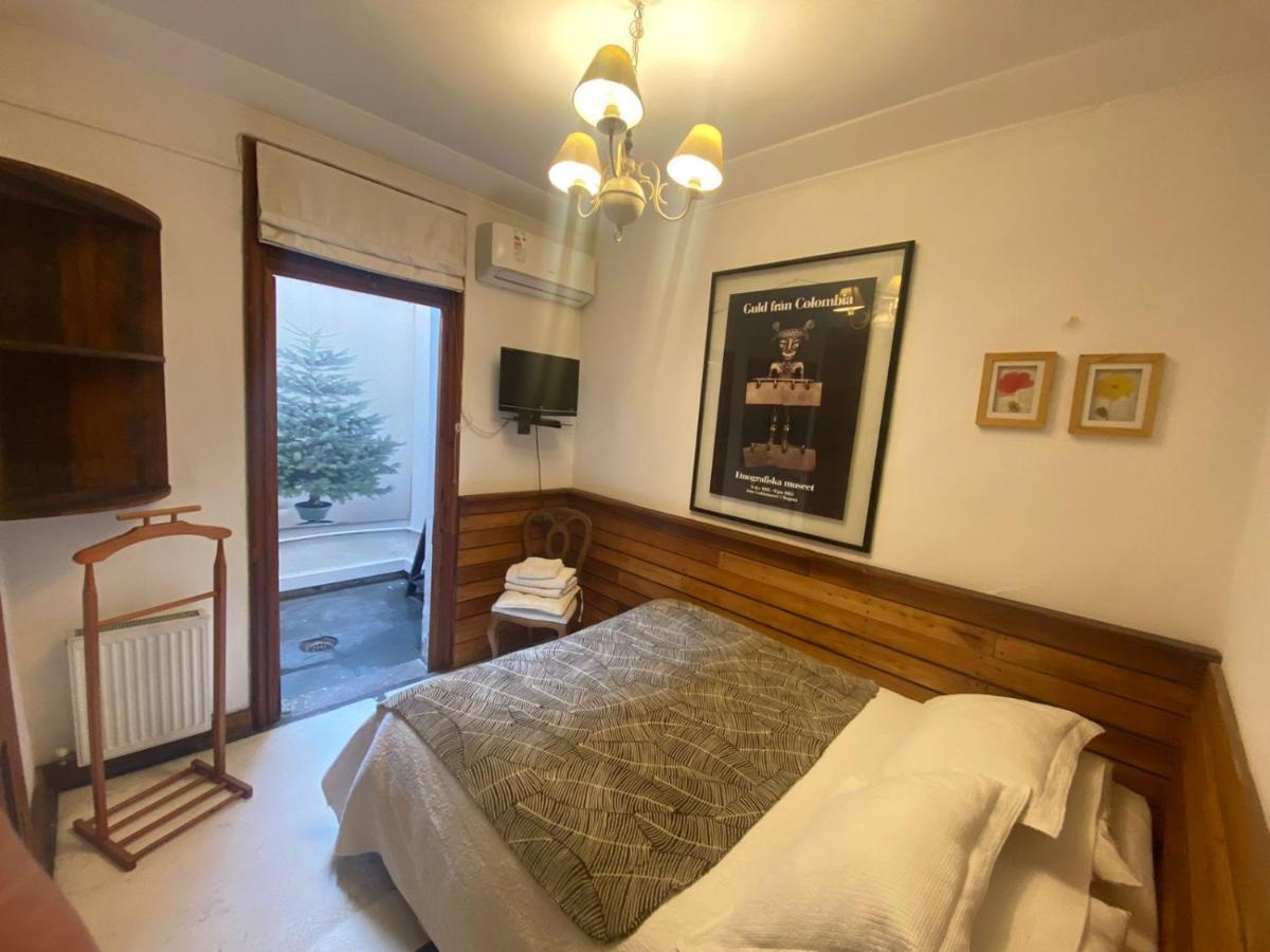Hostal La Casita Bed & Breakfast