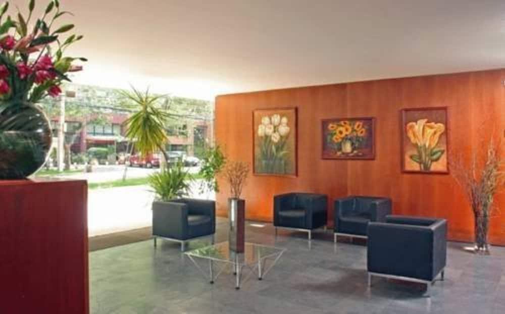 Aparthotel Versalles 4*