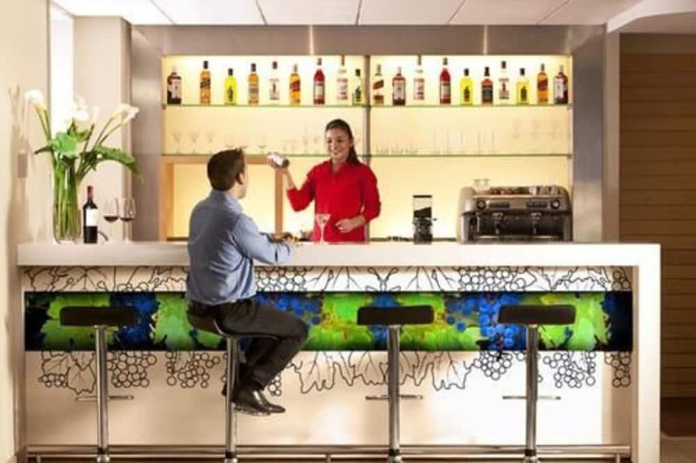 Ibis Providencia Khách sạn
