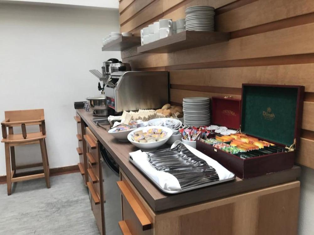 Rq Apartahotel
