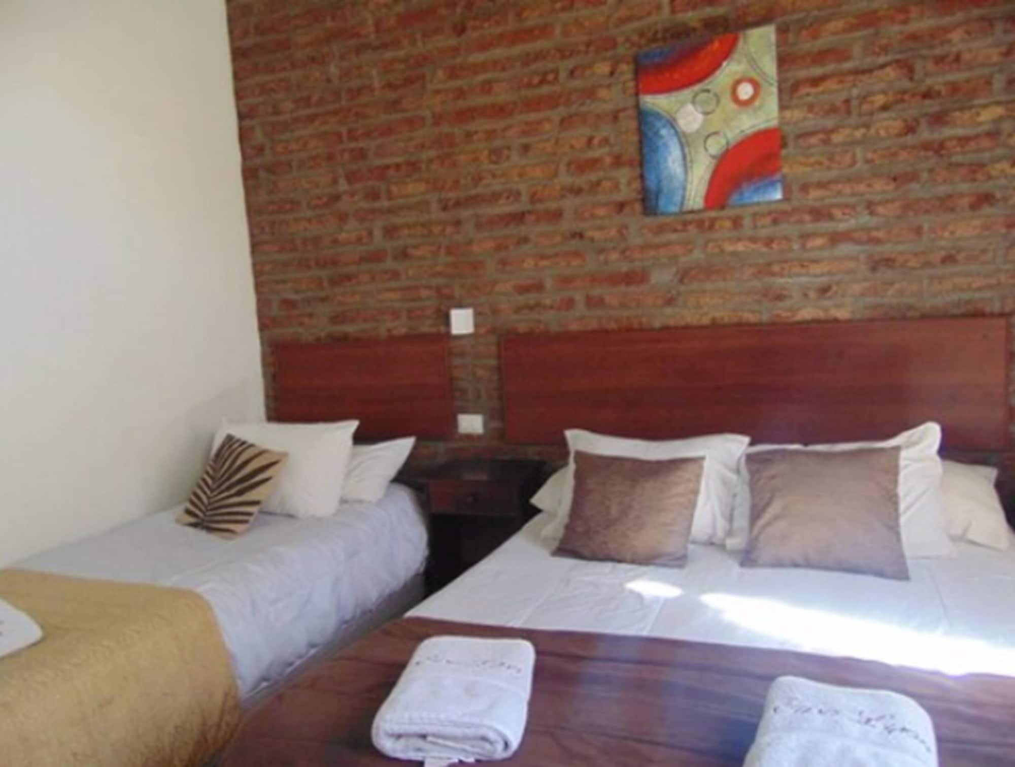 Casa Lyon 3* Santiago