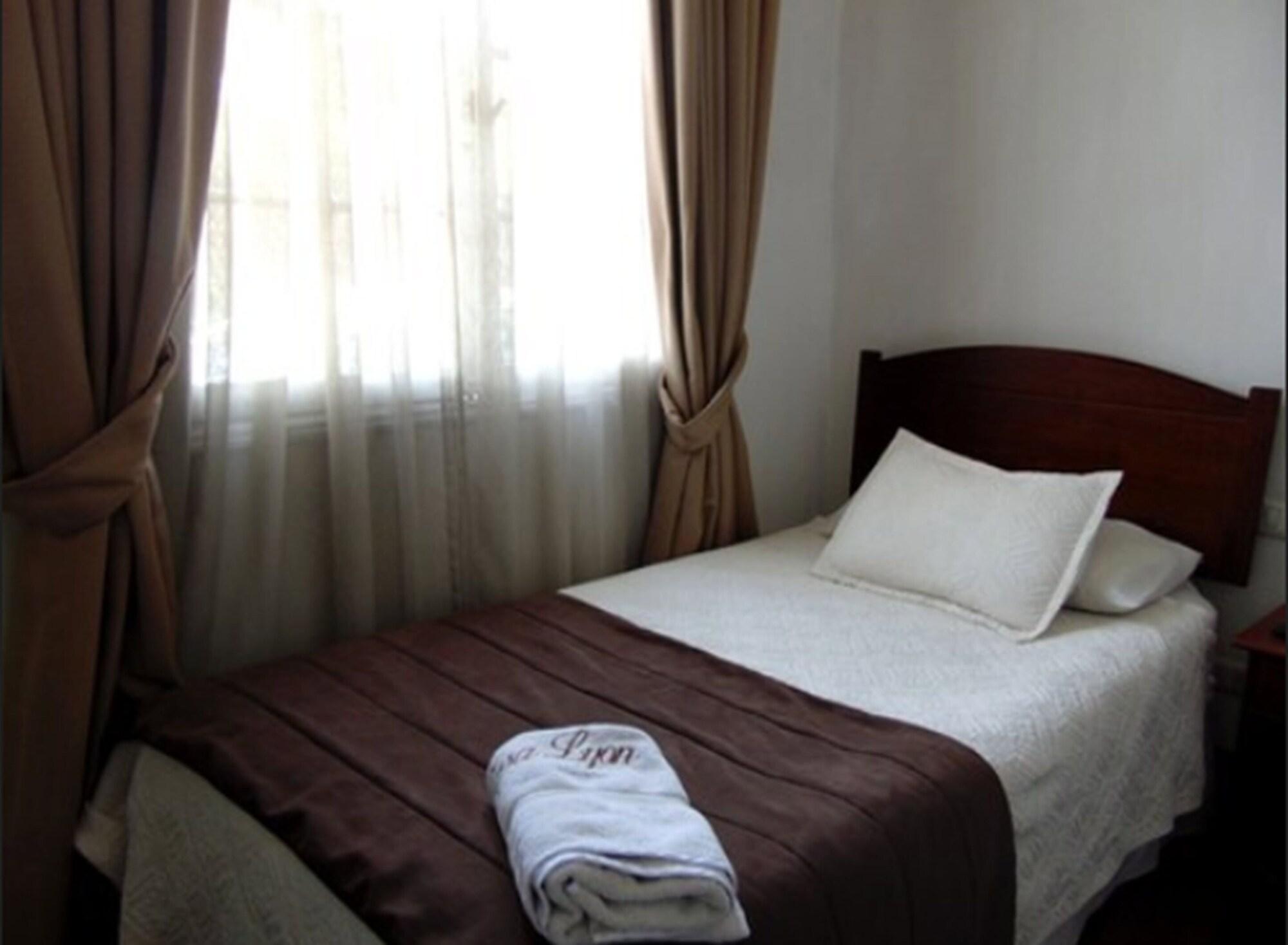 Casa Lyon Hotel 3*