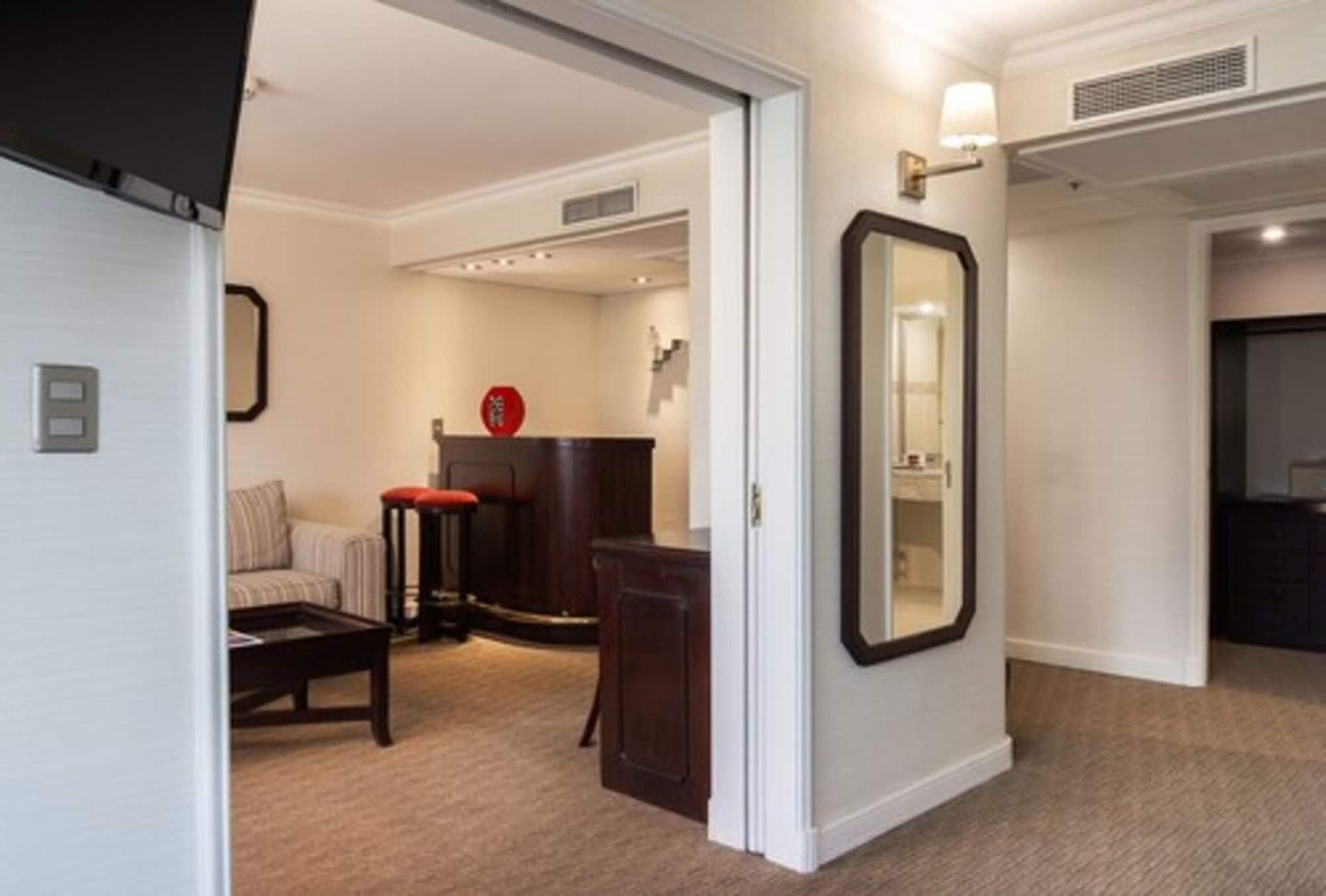 Wyndham Garden Kennedy Hotel Santiago