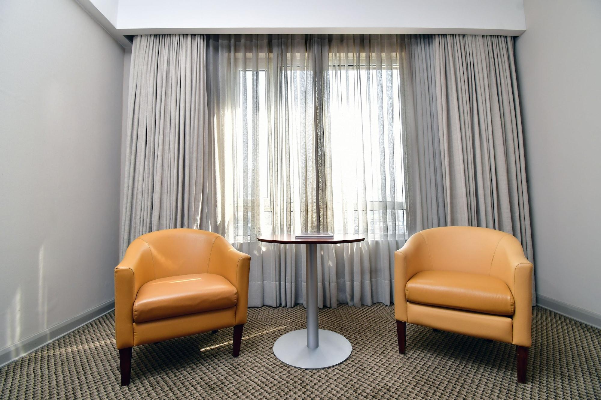 Radisson Ciudad Empresarial 4*