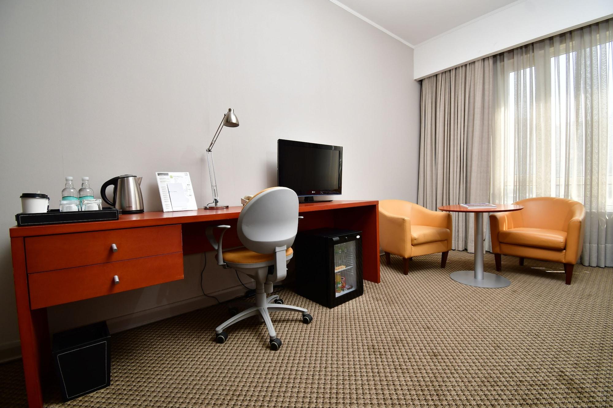 Hotel Radisson Ciudad Empresarial 4*