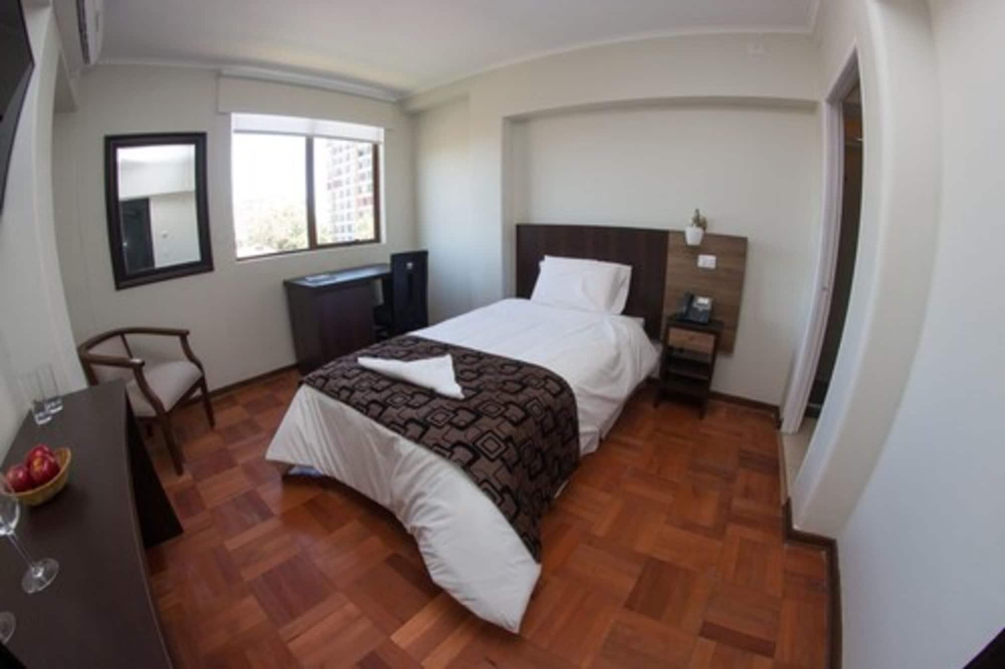 Hotel Plaza ñuñoa 3*