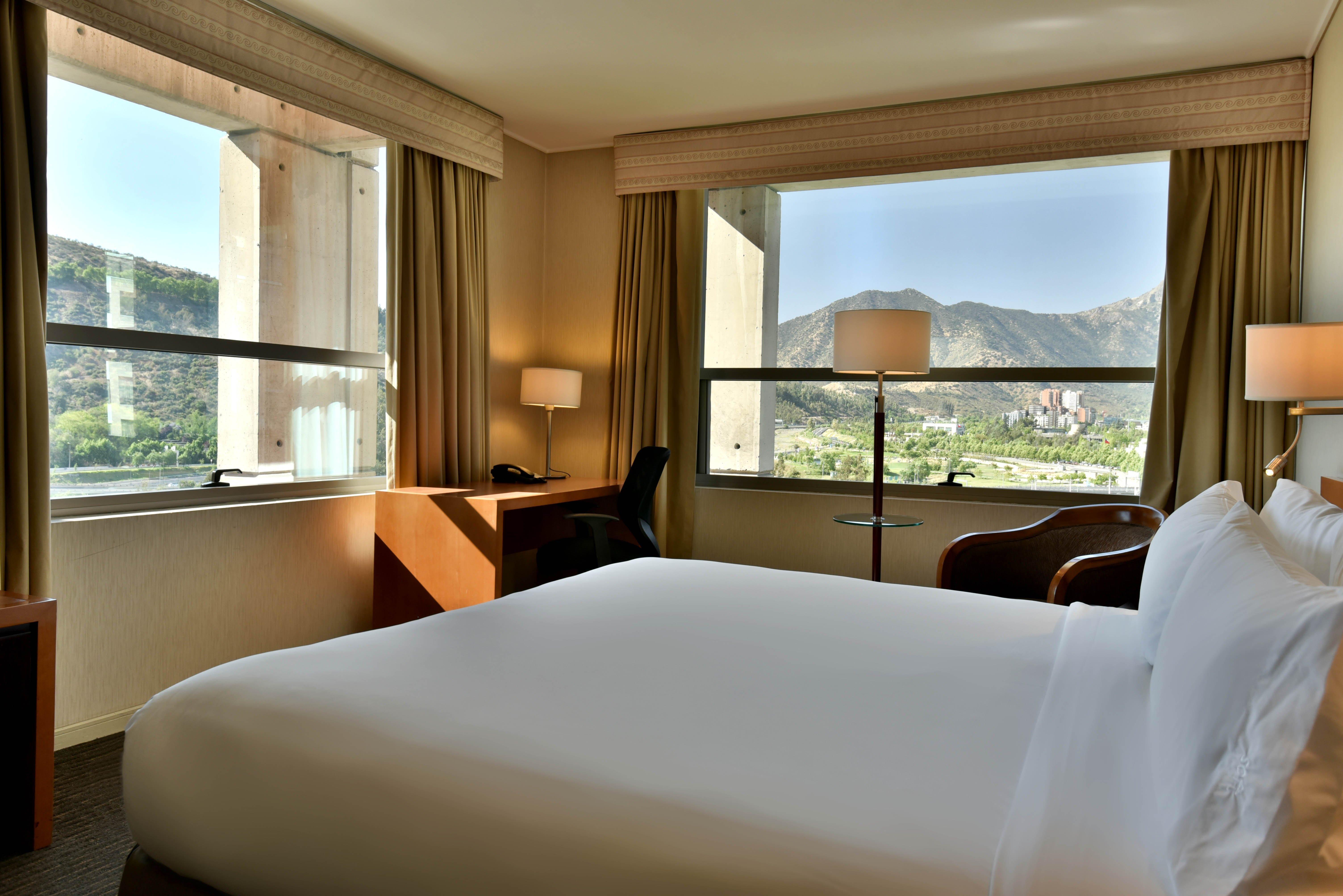 Express Condes By Ihg Hotel 4*