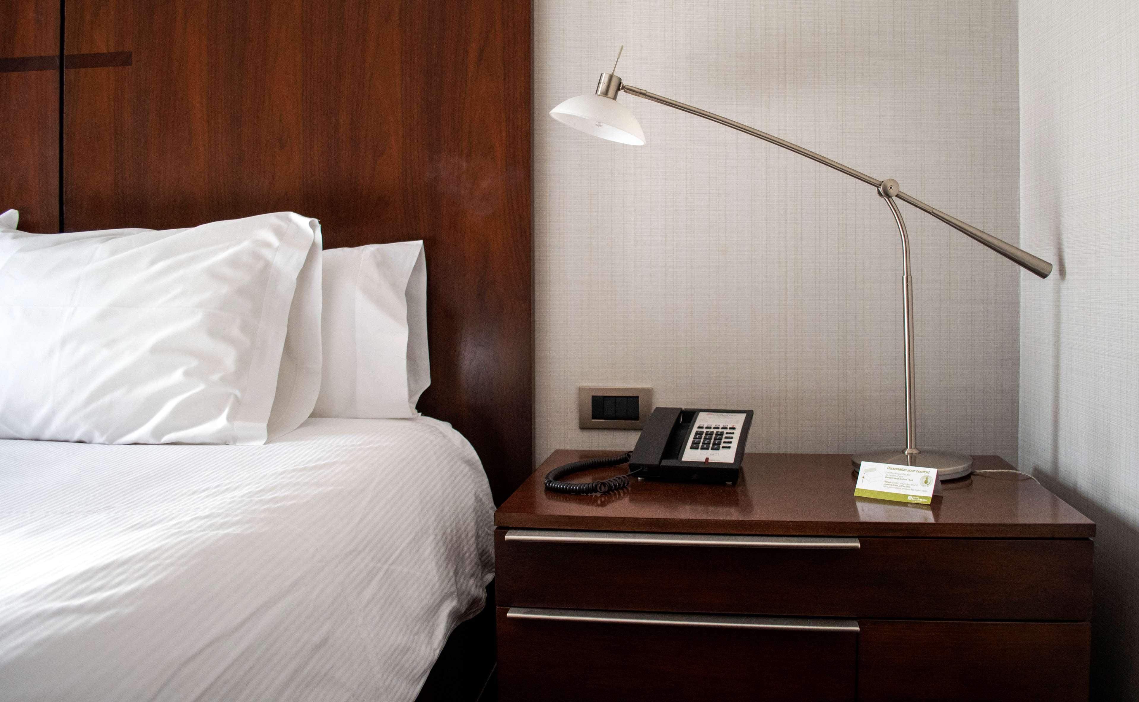 Hilton Garden Airport Khách sạn Santiago