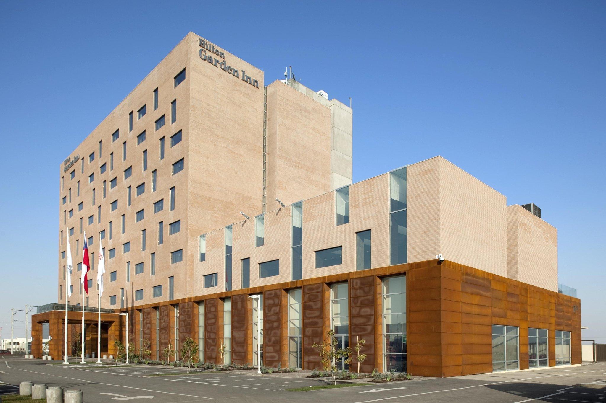 Hilton Garden Airport
