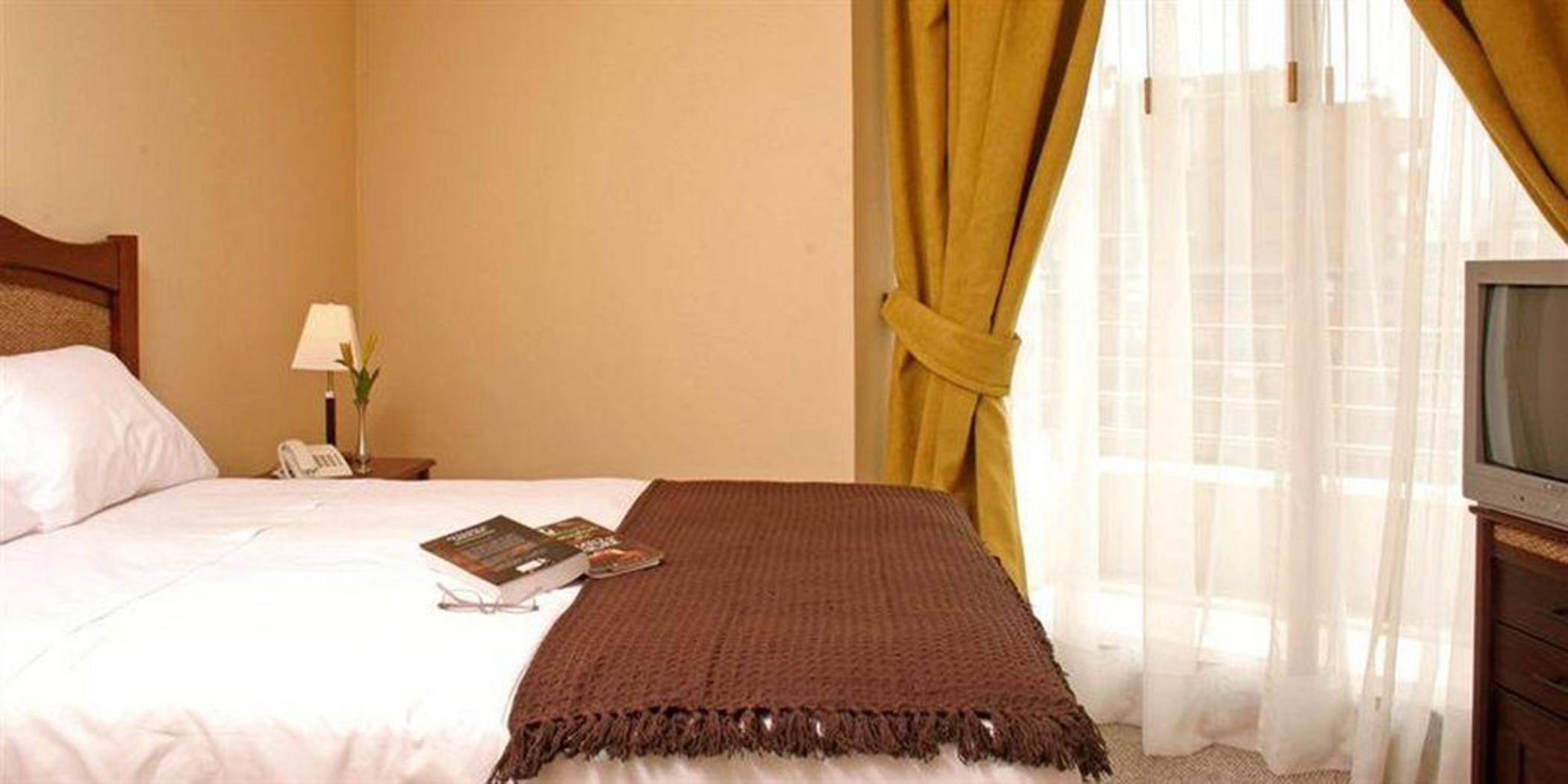 Aparthotel Versalles