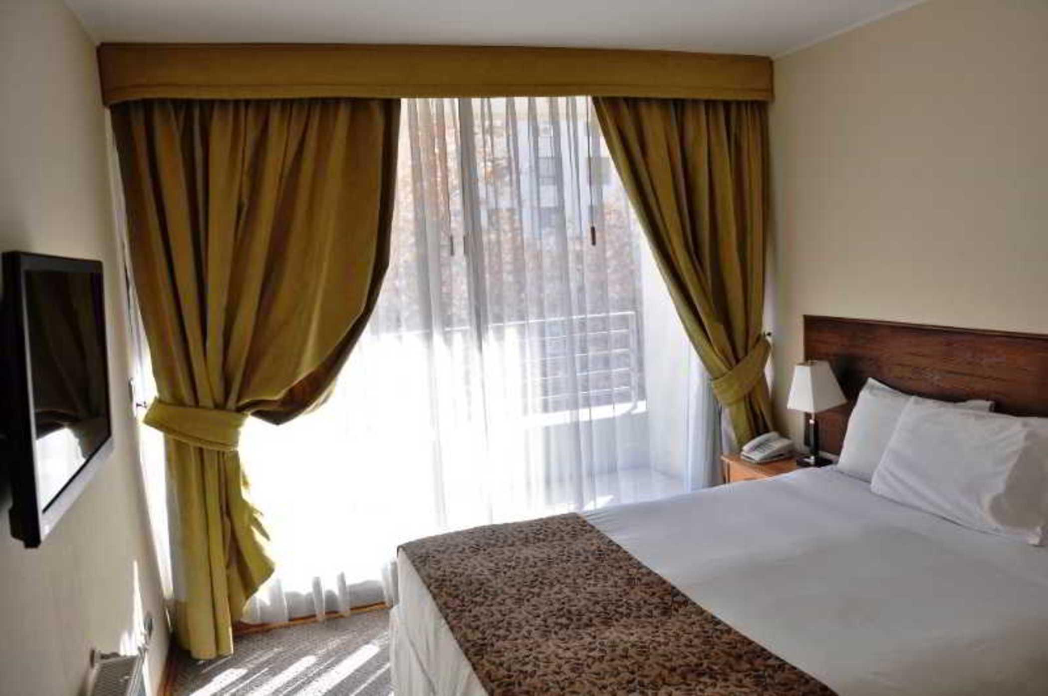 Versalles Aparthotel 4*