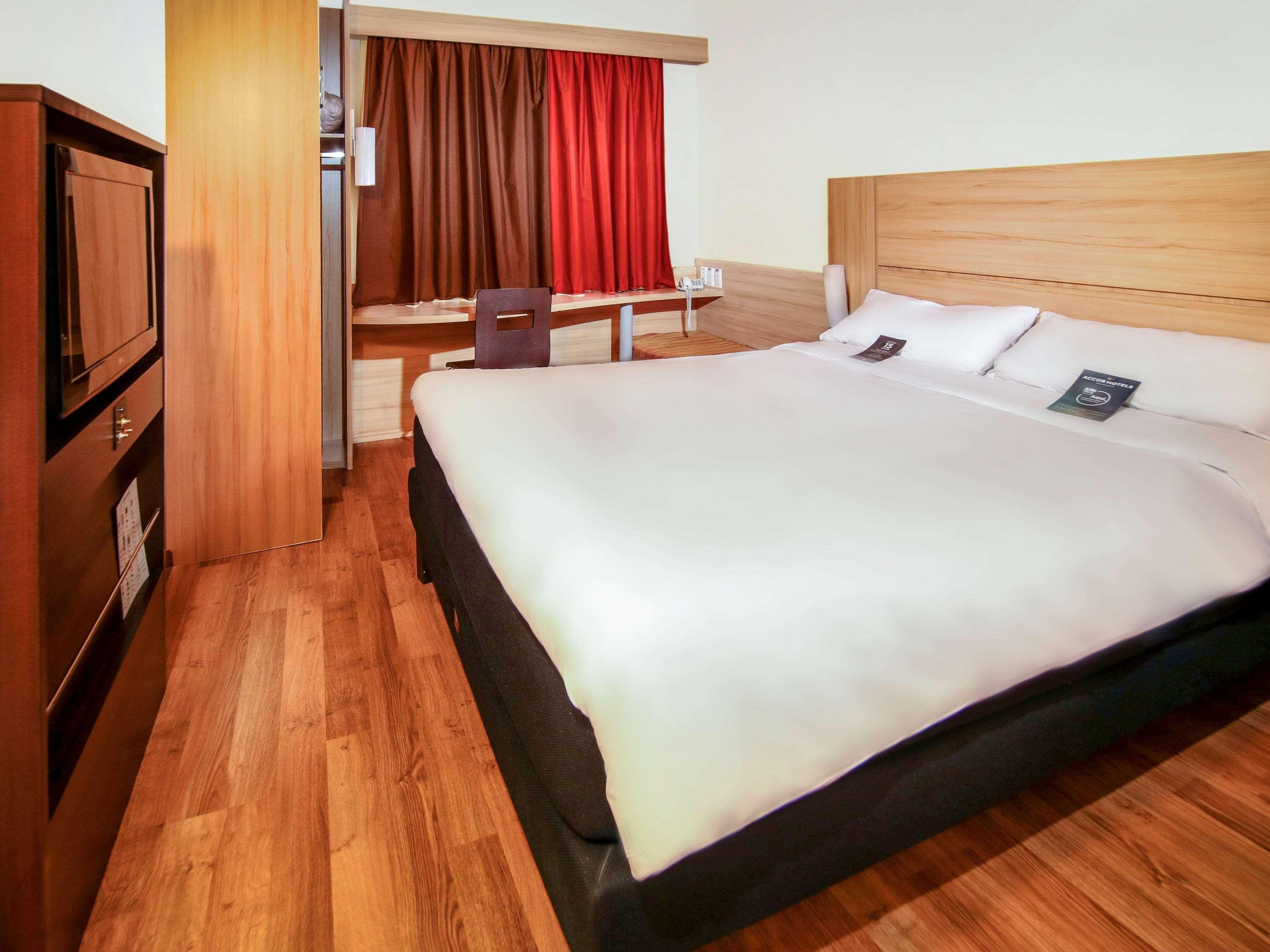 Khách sạn Ibis Providencia 3*