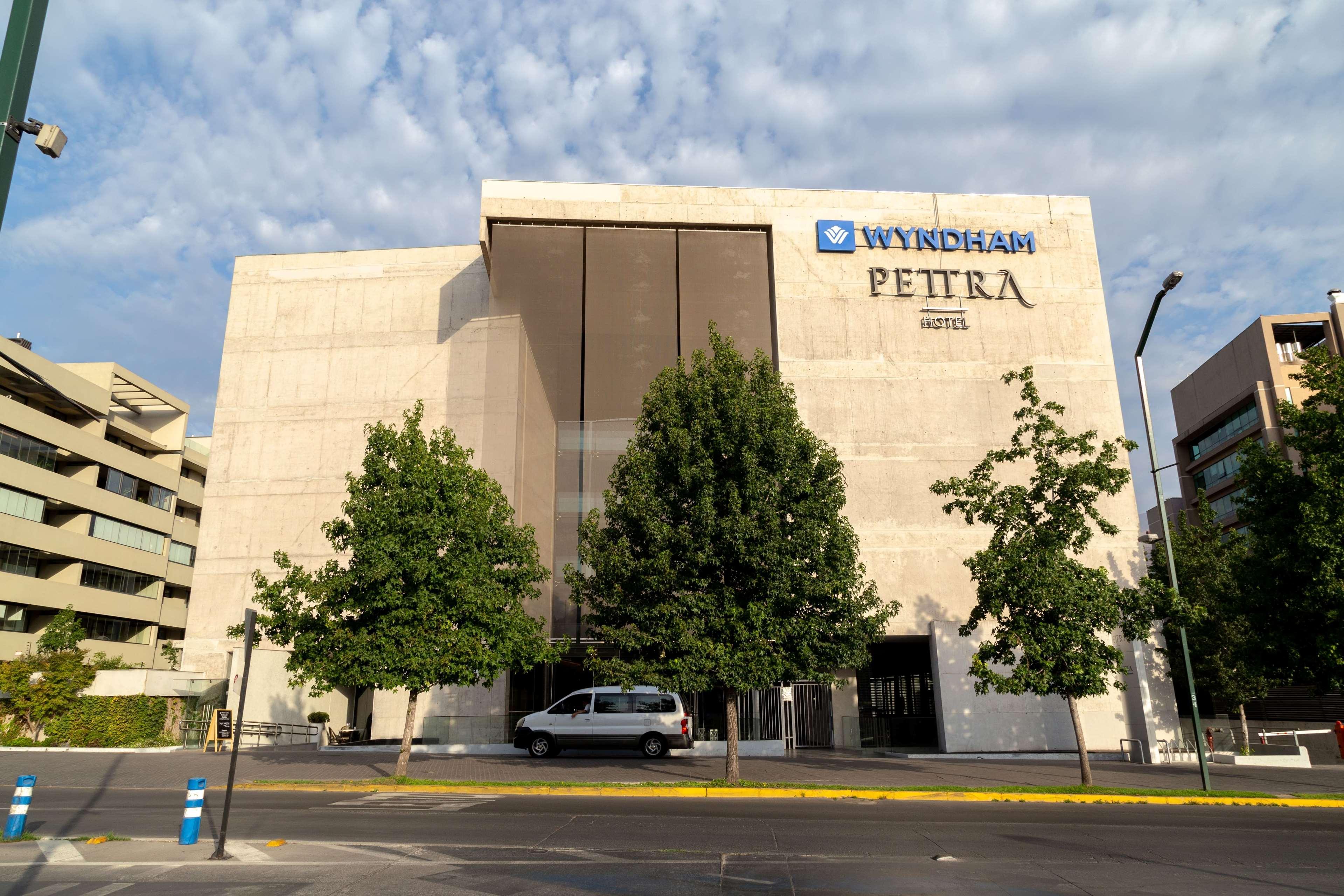 Wyndham Pettra 5*