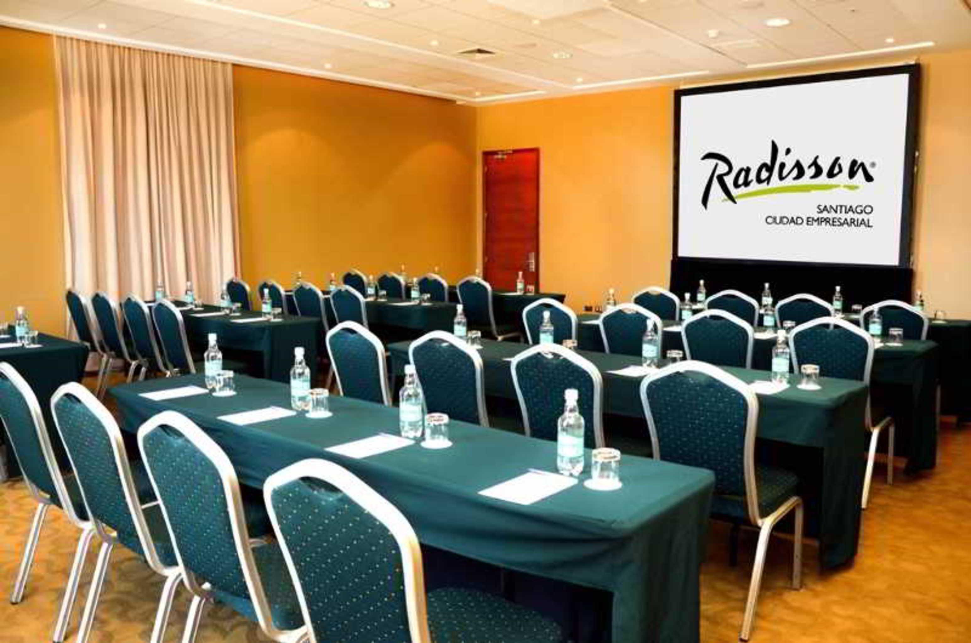 Radisson Ciudad Empresarial Hotel