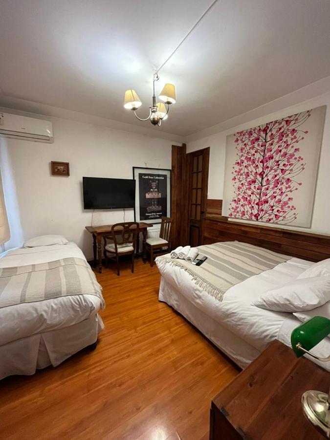 Bed & Breakfast Hostal La Casita Santiago