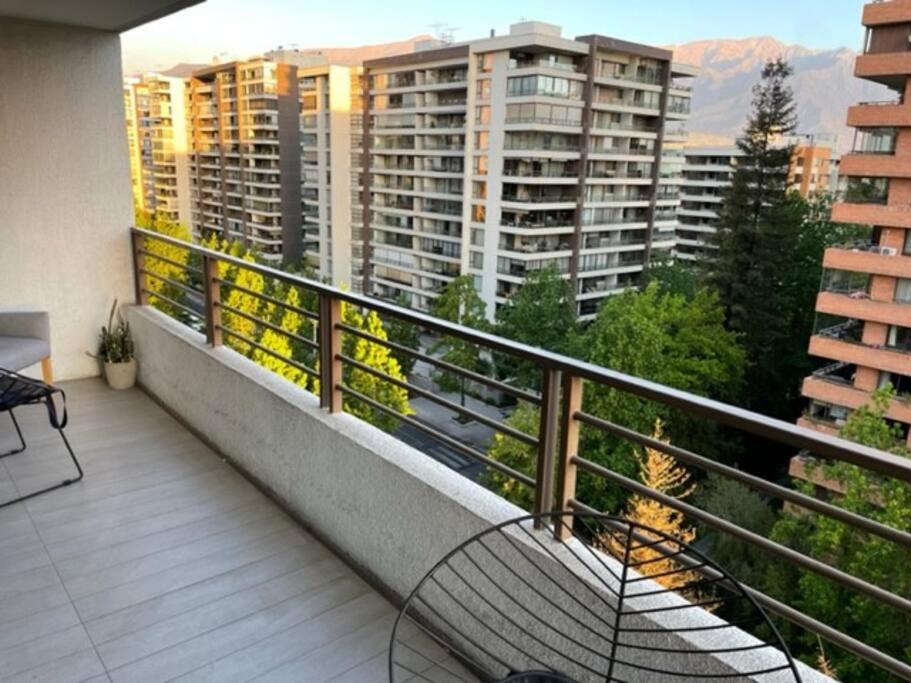 Mall Parque Arauco. Piscina Temperada + King Bed Apartamento Santiago