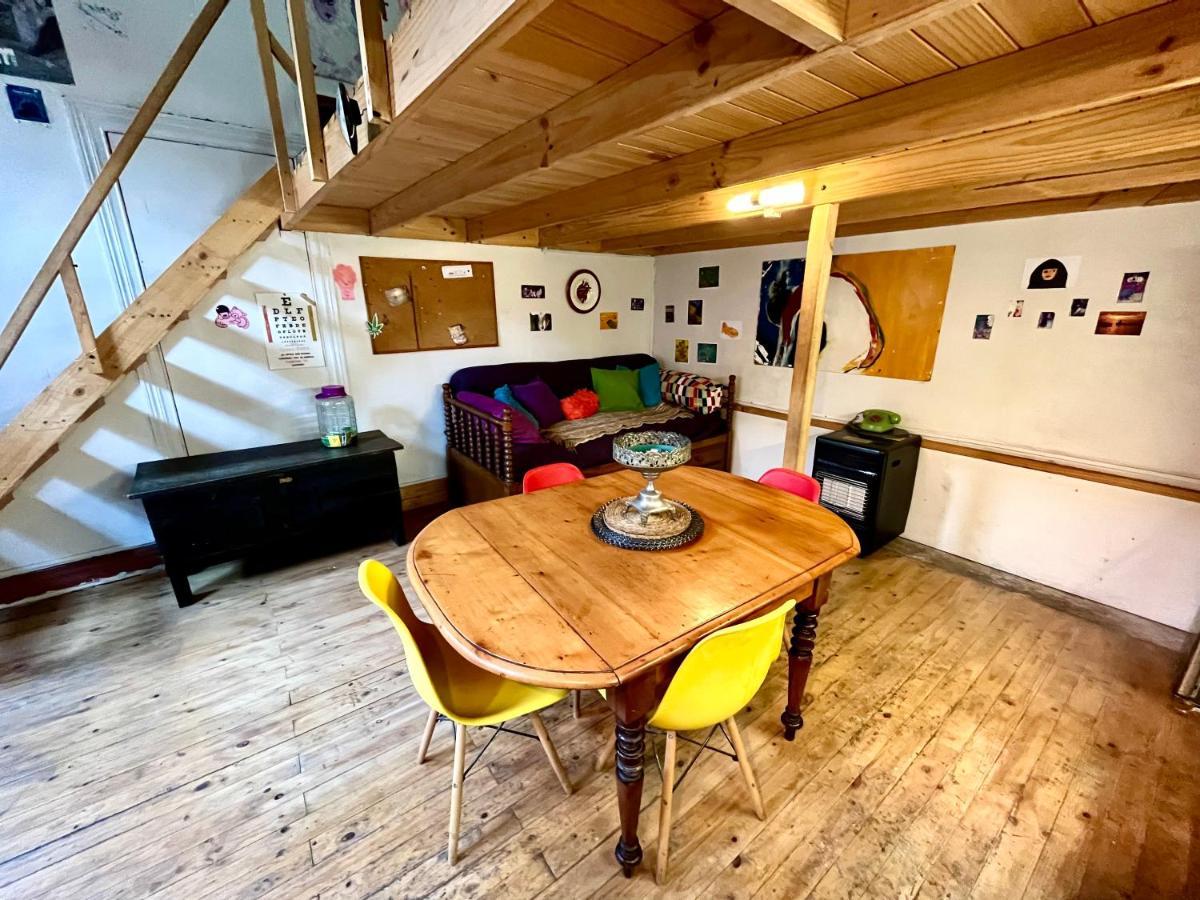 Loft En Casa Patrimonial, Barrio Yungay, Con Posibilidad De Estacionamiento * Santiago