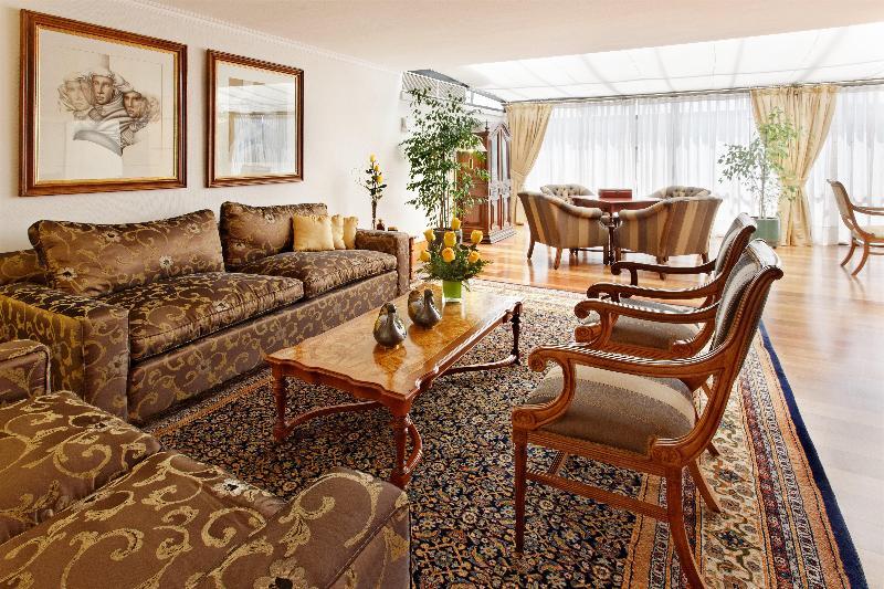 Plaza Hotel 5*