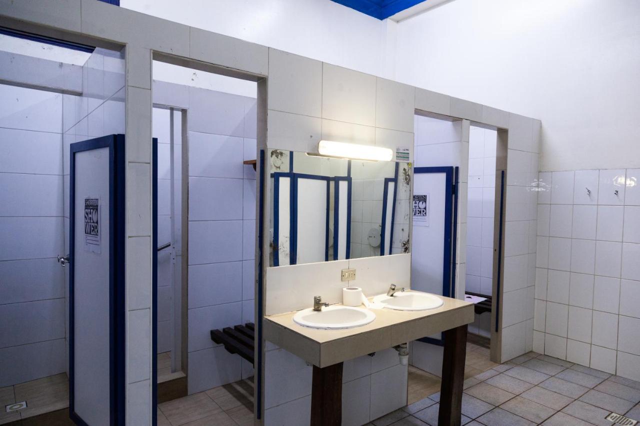 La Casa Roja Albergue *