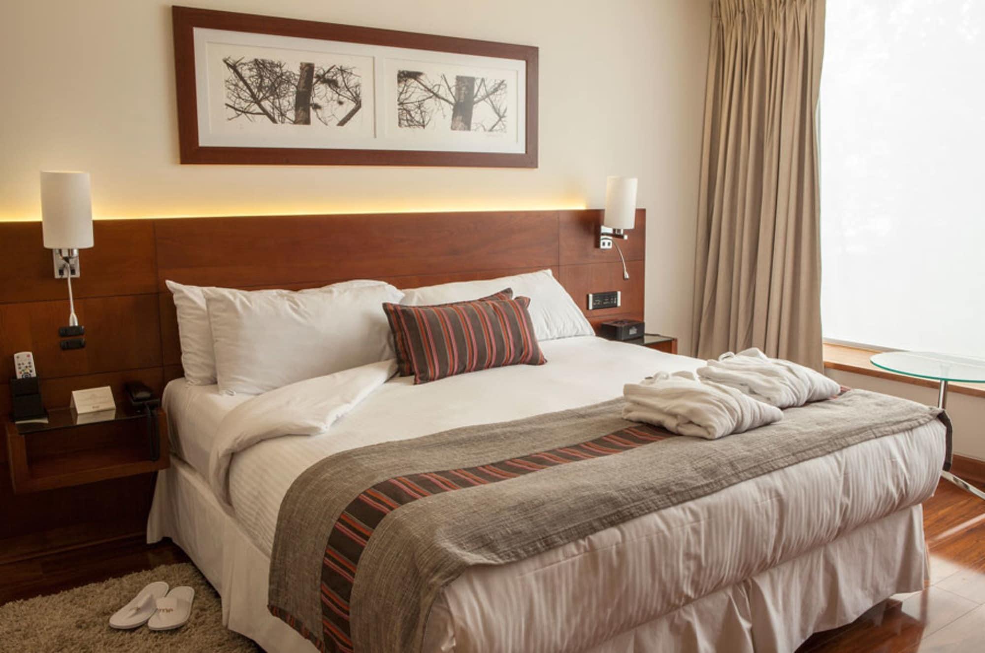 Select Elegant By Time & Khách sạn hẻo lánh 4*