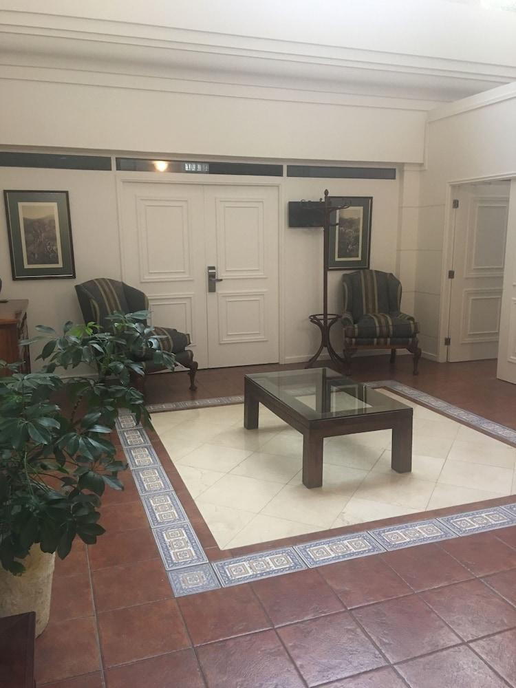 Park Plaza Aparthotel 3*