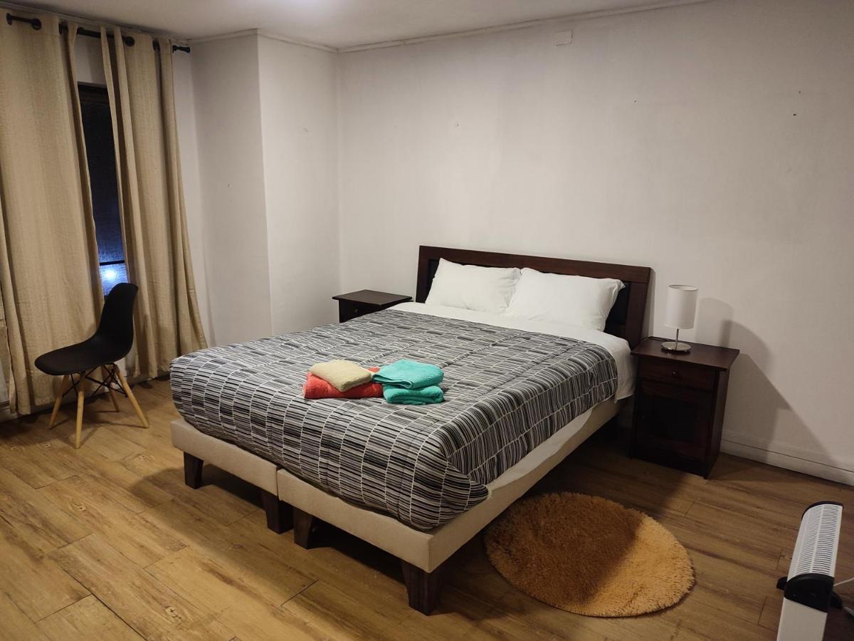 Familiar Turistico La Moneda Guest house *