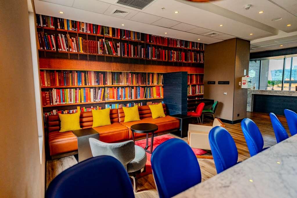 Hampton By Hilton Condes Hotel