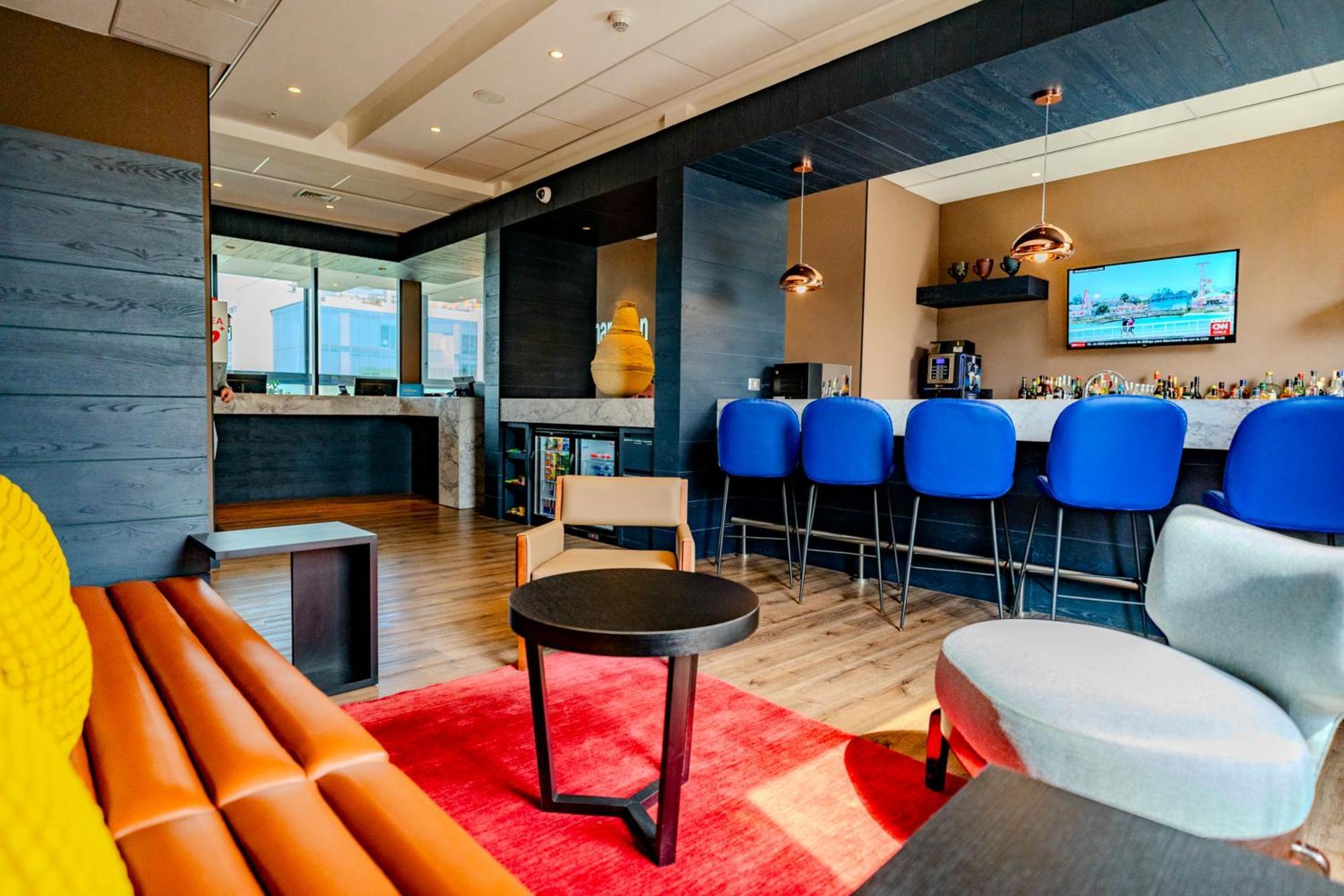Hampton By Hilton Condes