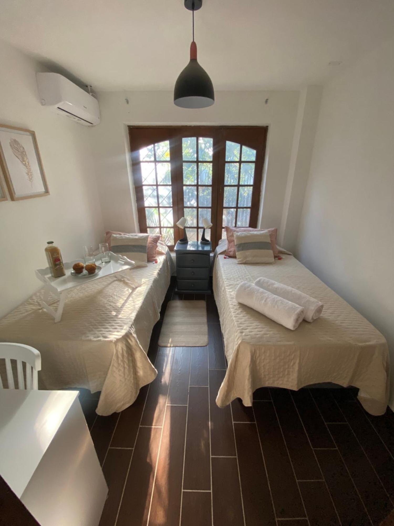 Casa Guemes Homestay *