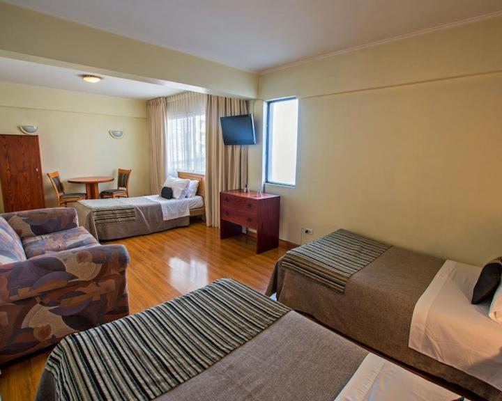Hotel Dacarlo Santiago