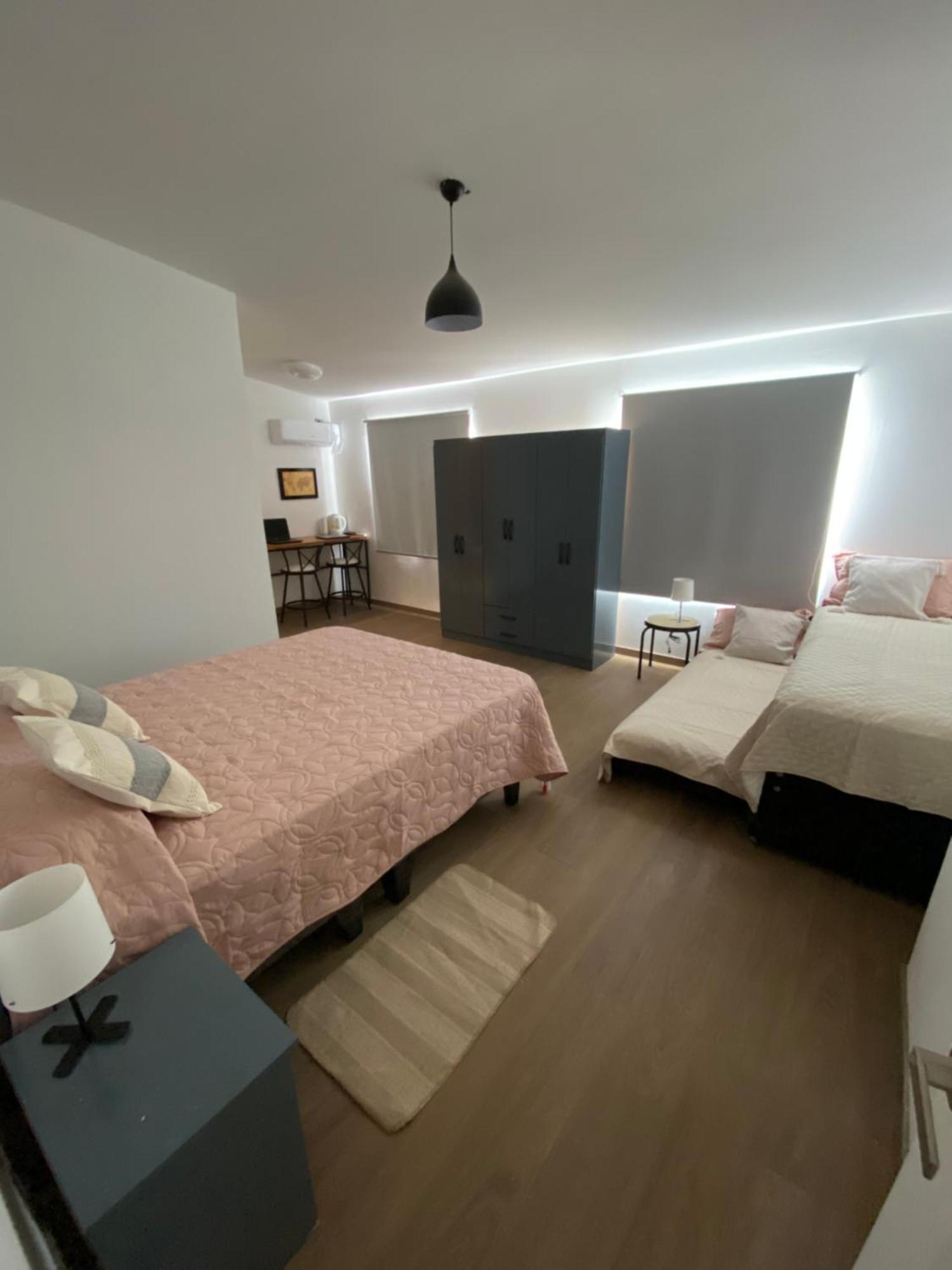 Casa Guemes Homestay *