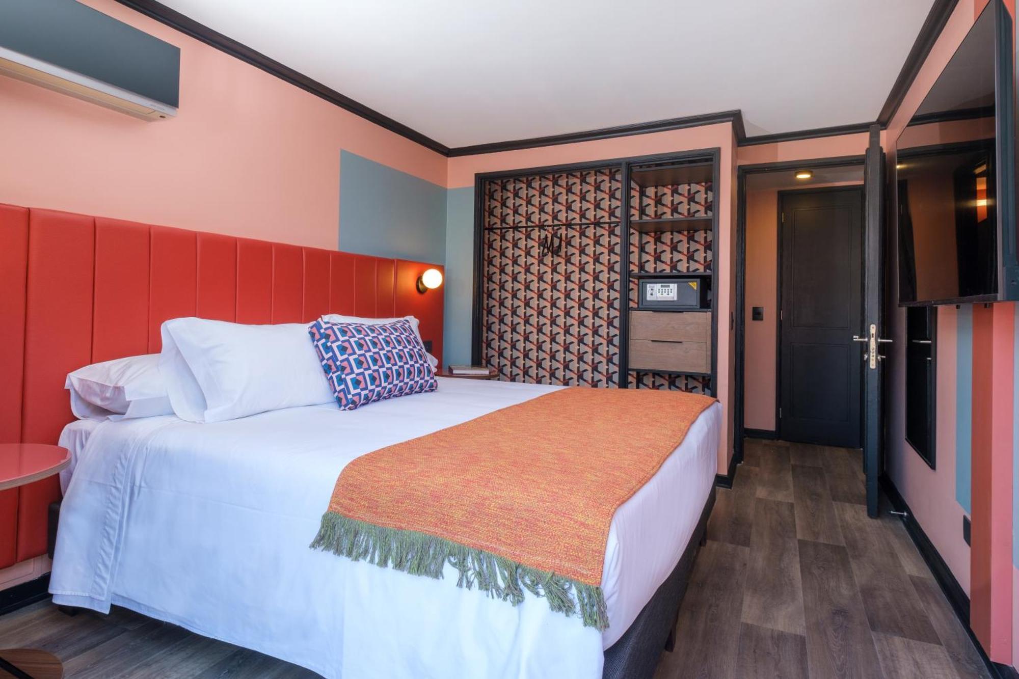 Serviced Aparthotel *