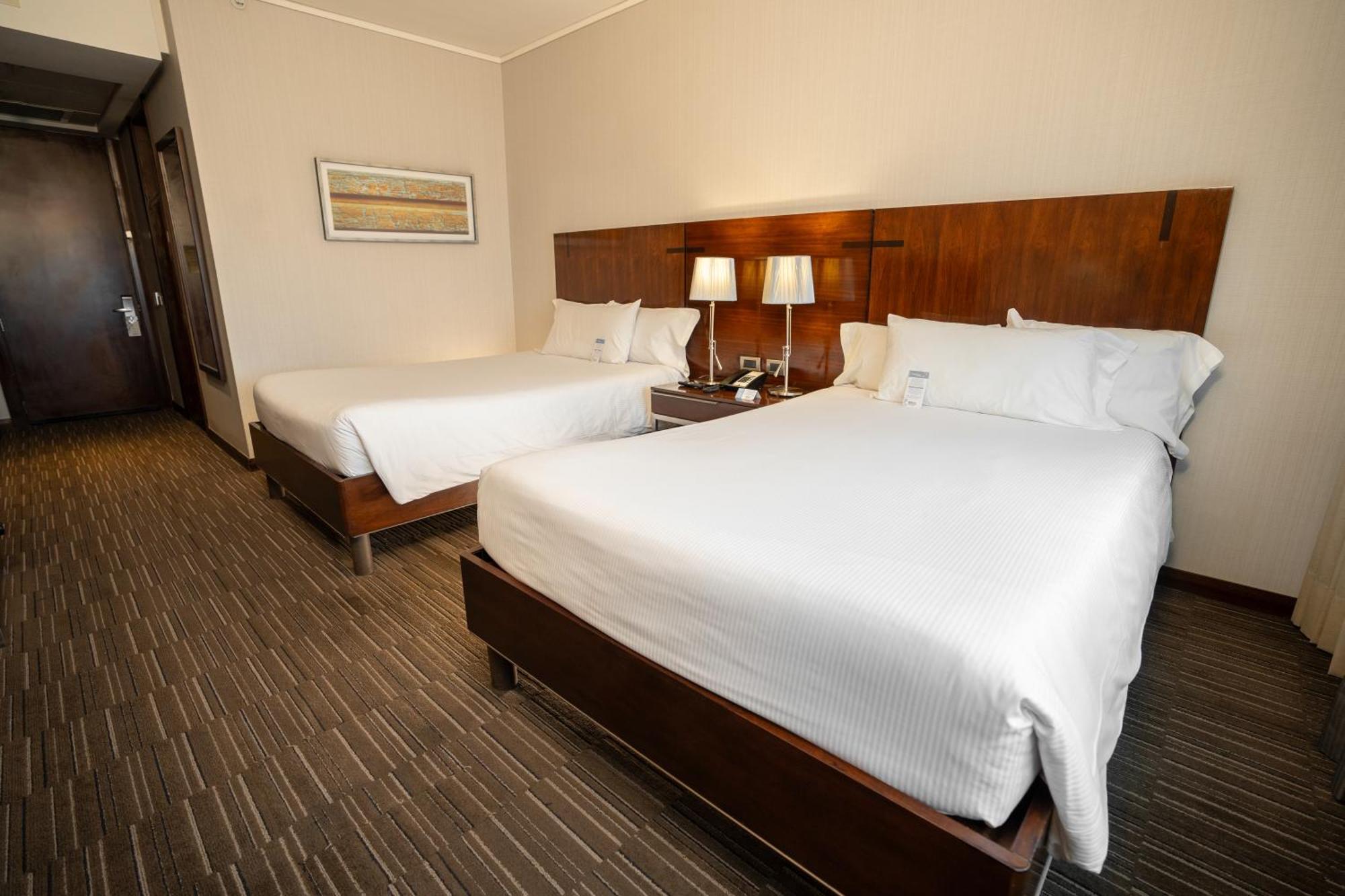 Hilton Garden Airport 3*