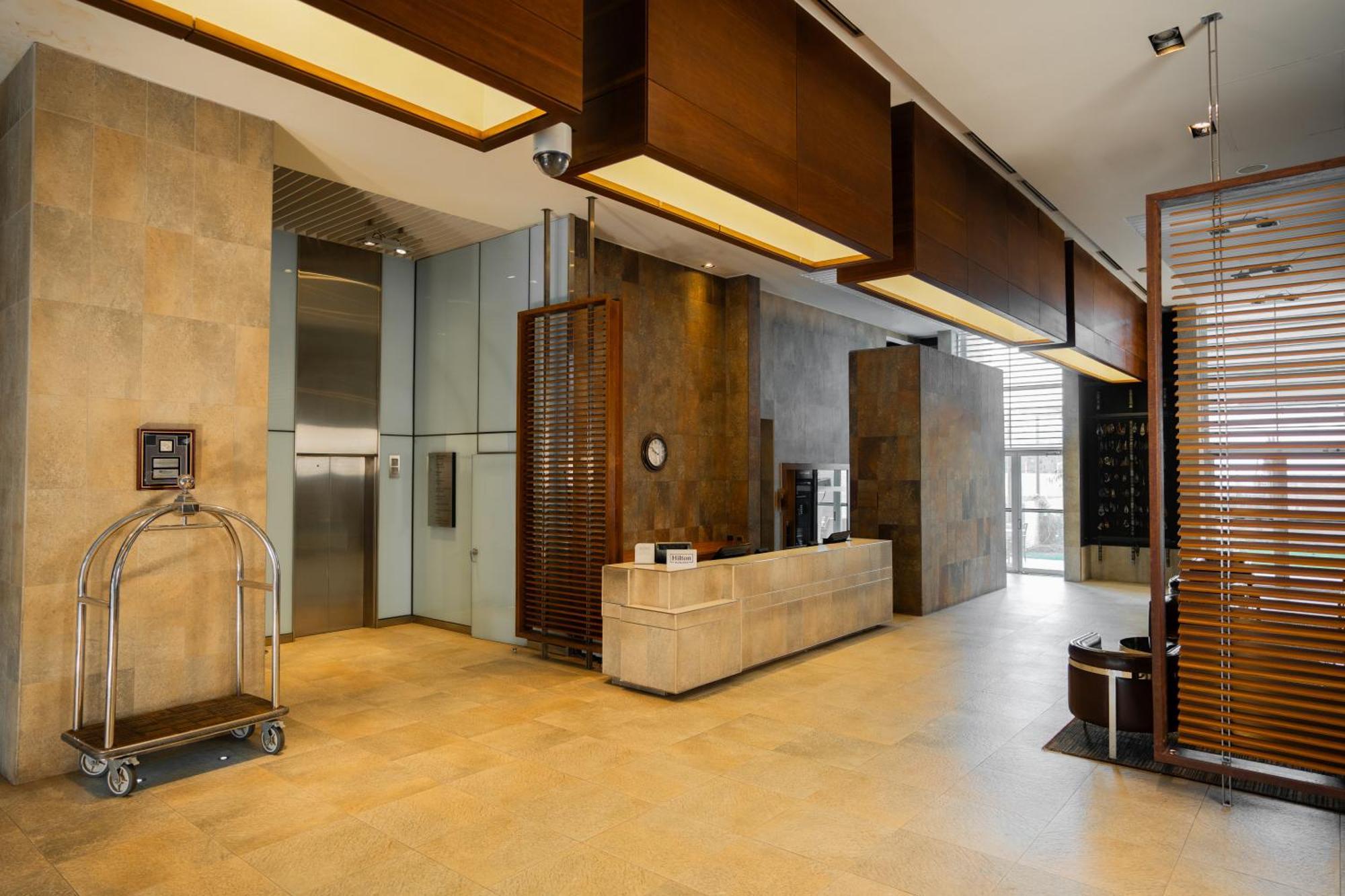Hilton Garden Airport Khách sạn 3*